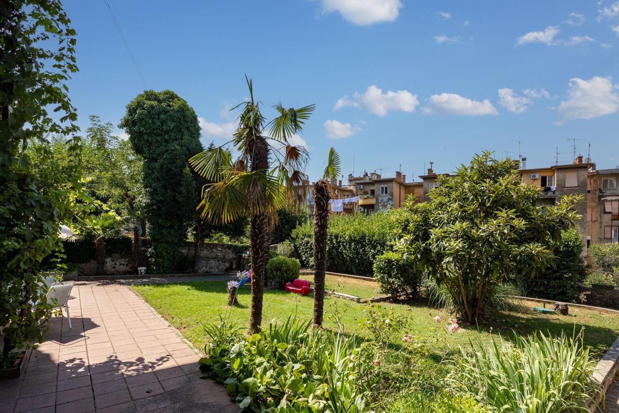 City Apartment With Garden - Happy Rentals Rijeka Exteriör bild