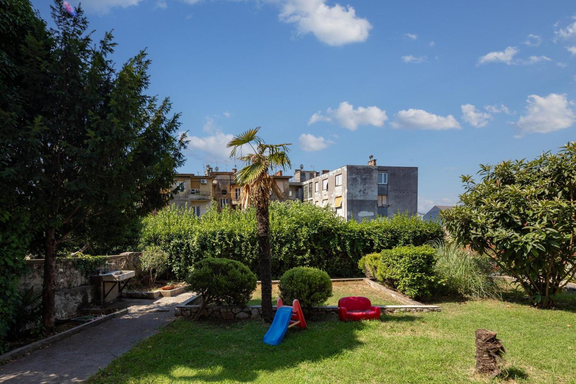 City Apartment With Garden - Happy Rentals Rijeka Exteriör bild